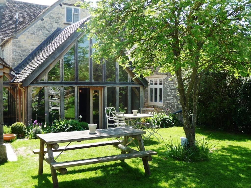 The Swan Inn Swinbrook 버포드 외부 사진